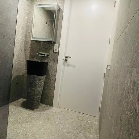 Piso Vivian Апартаменты *